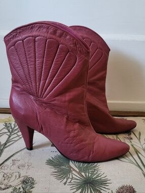 Vintage Colcci Girls Dark Mauve Boots Scalloped Design Retro Heels US 8